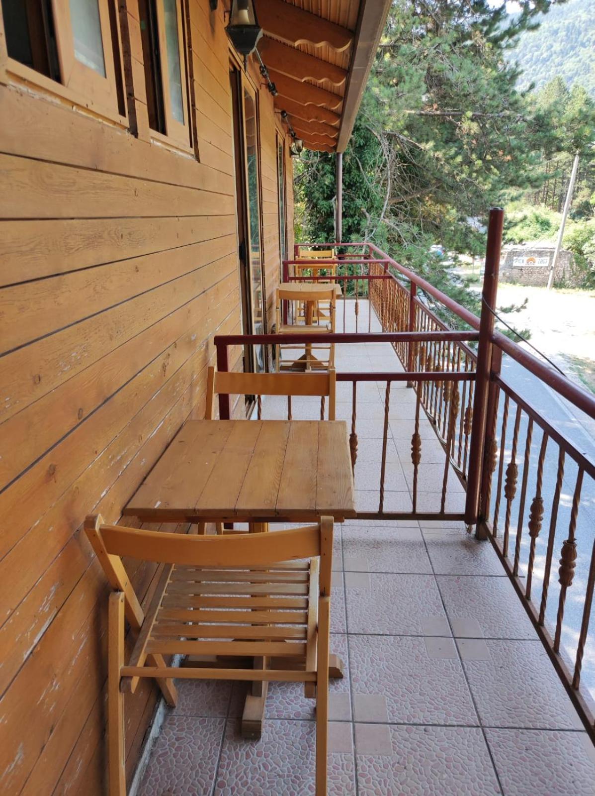 Hotel Toni Llogora Dukat Exterior photo